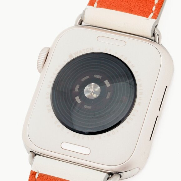 Apple Watch SE with Hermes Blanc Leather Single Tour Band - Picture 5 of 7